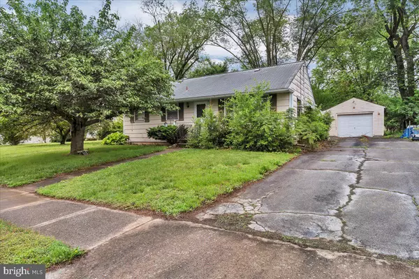 Pennsville, NJ 08070,4 CHARLES PL