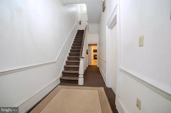 Philadelphia, PA 19103,2302 SPRUCE ST #2