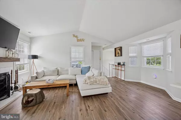 Yardley, PA 19067,613-B ROSE HOLLOW DR #B