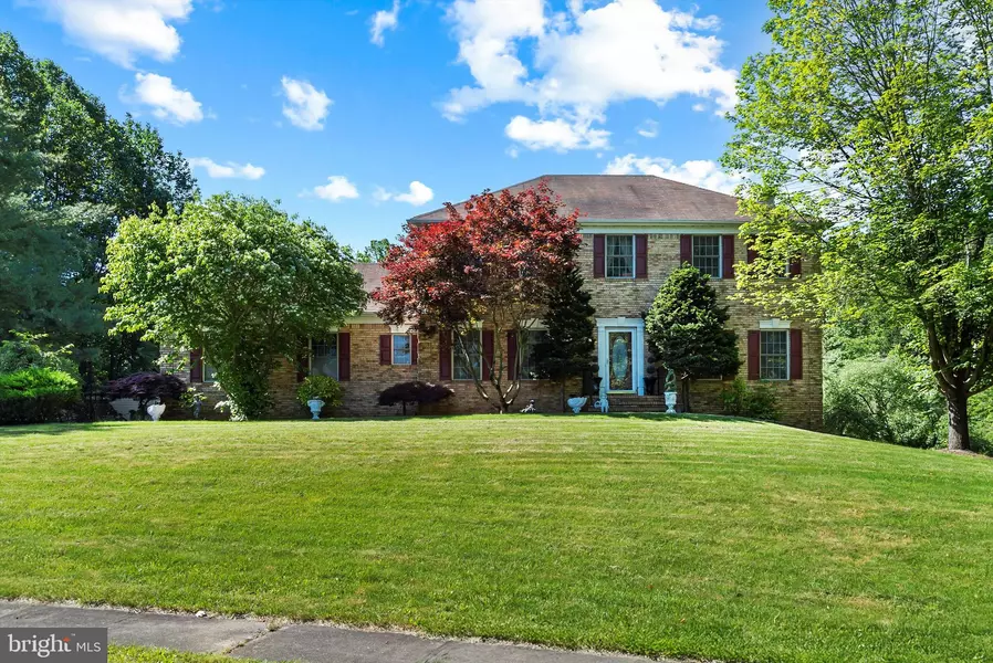 8 BARC LN, Millstone Township, NJ 08535