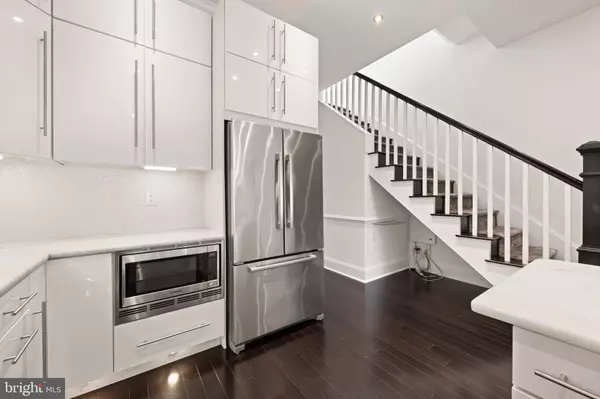 Washington, DC 20003,719 12TH ST SE #3