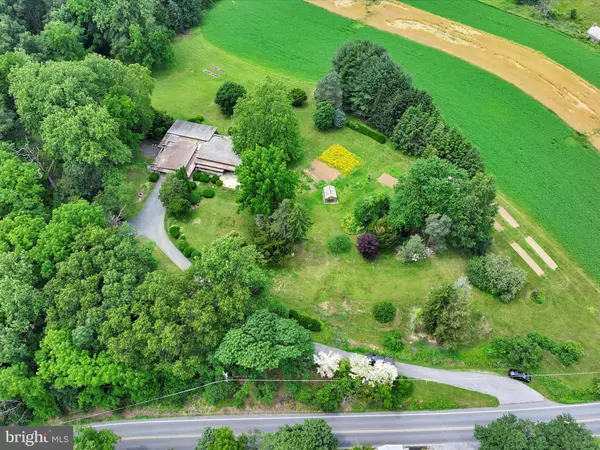 Jonestown, PA 17038,927 THOMPSON AVE