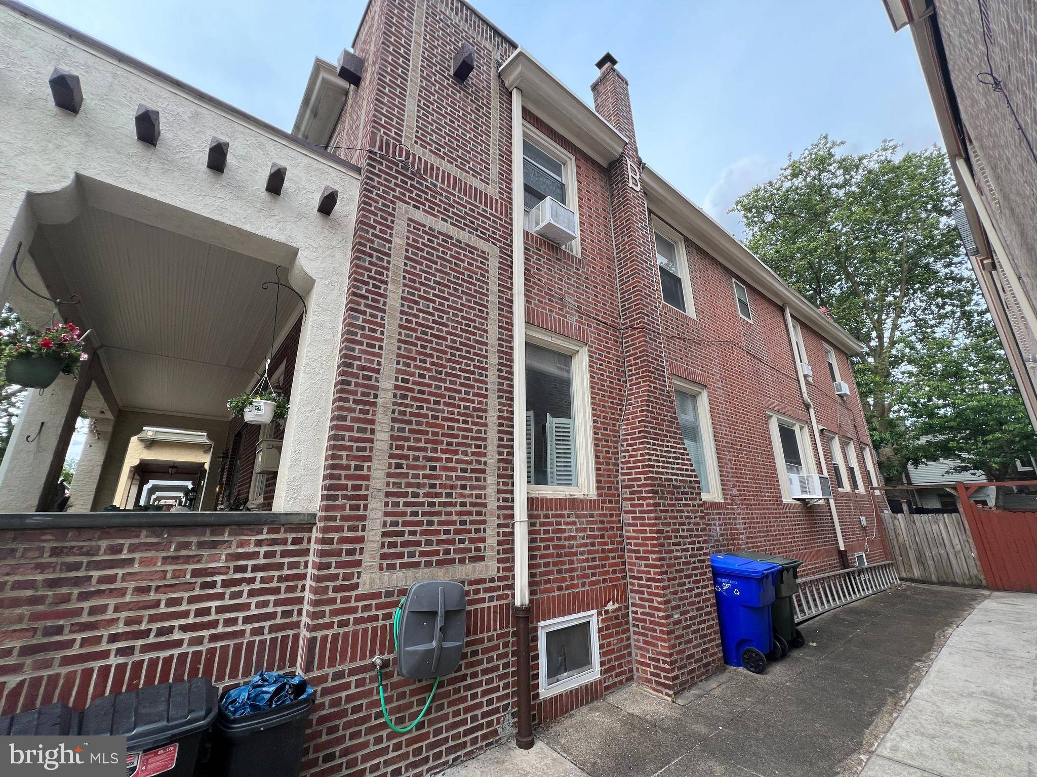 Philadelphia, PA 19145,2427 S 21ST ST