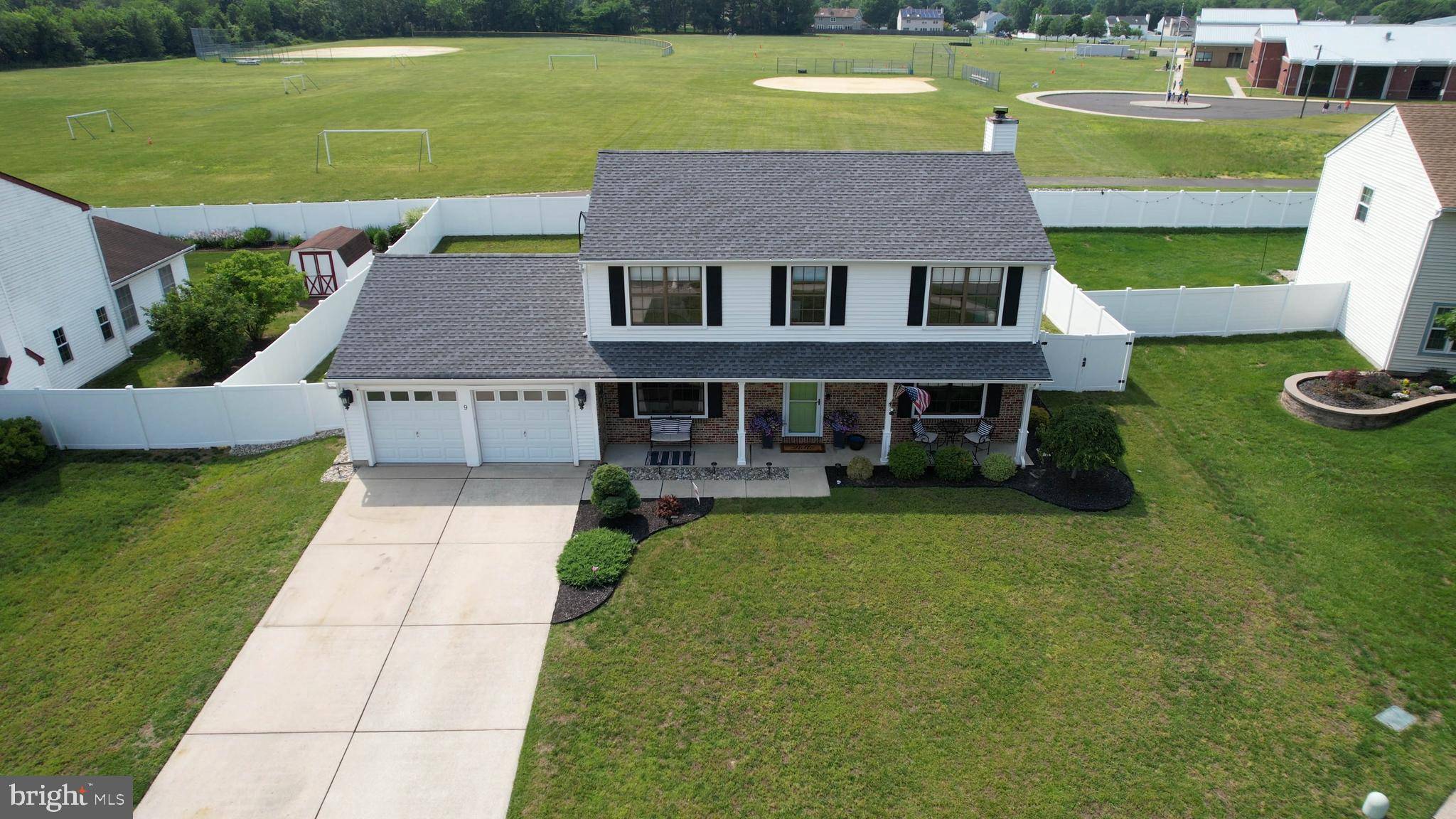 Eastampton, NJ 08060,9 RED OAK