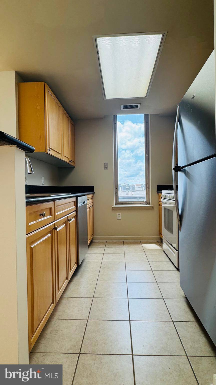 Vienna, VA 22180,2726 GALLOWS RD #807