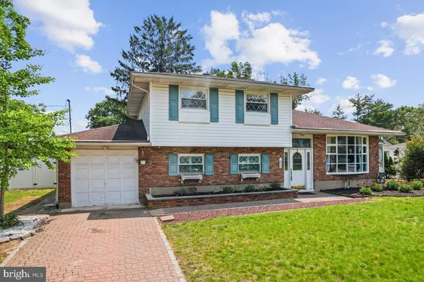50 BURTON DR, Howell, NJ 07731