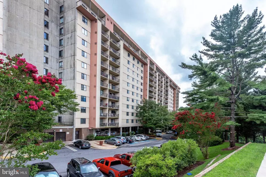 3800 POWELL LN #519, Falls Church, VA 22041