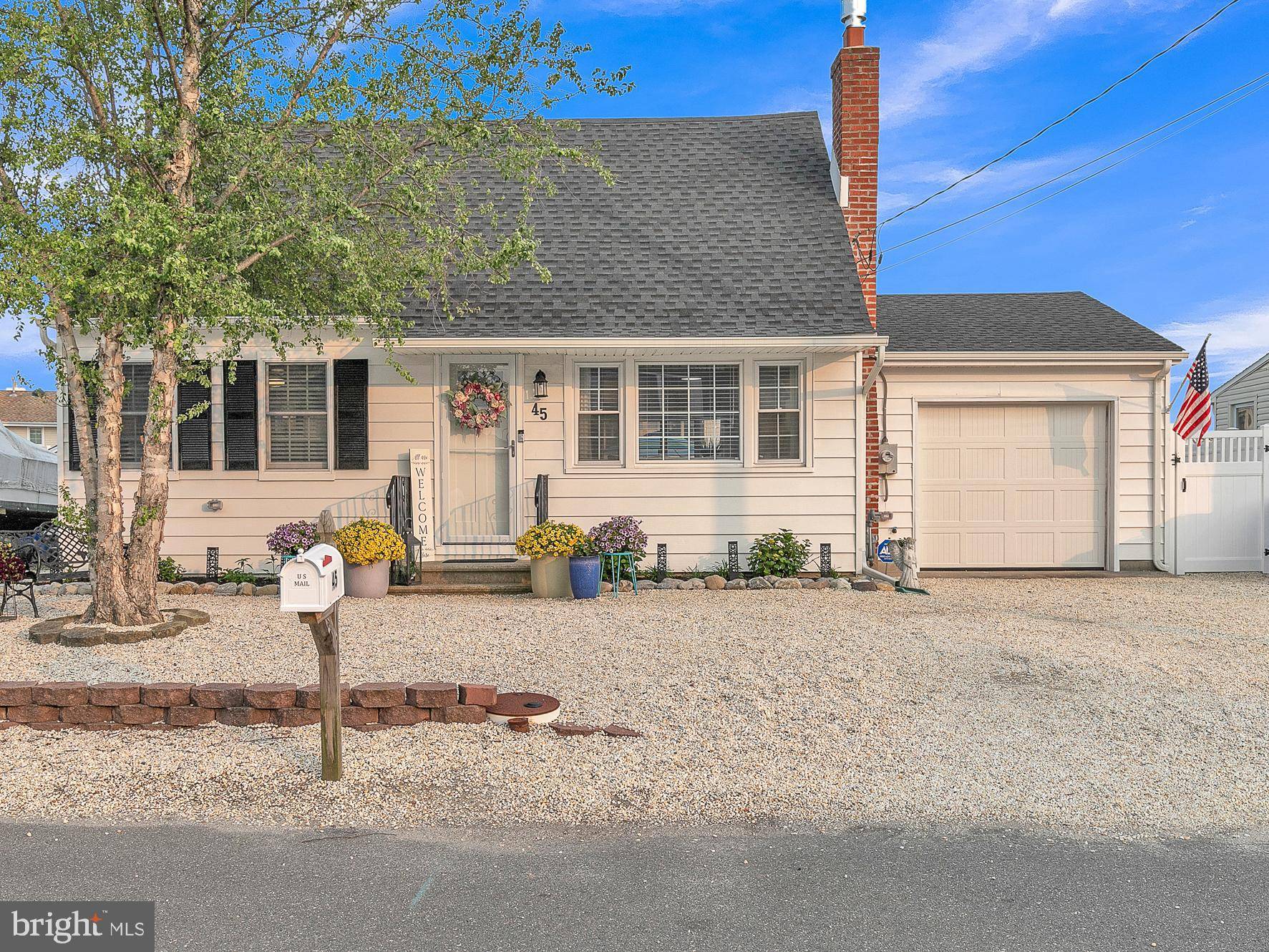 45 JONATHAN DR, Manahawkin, NJ 08050