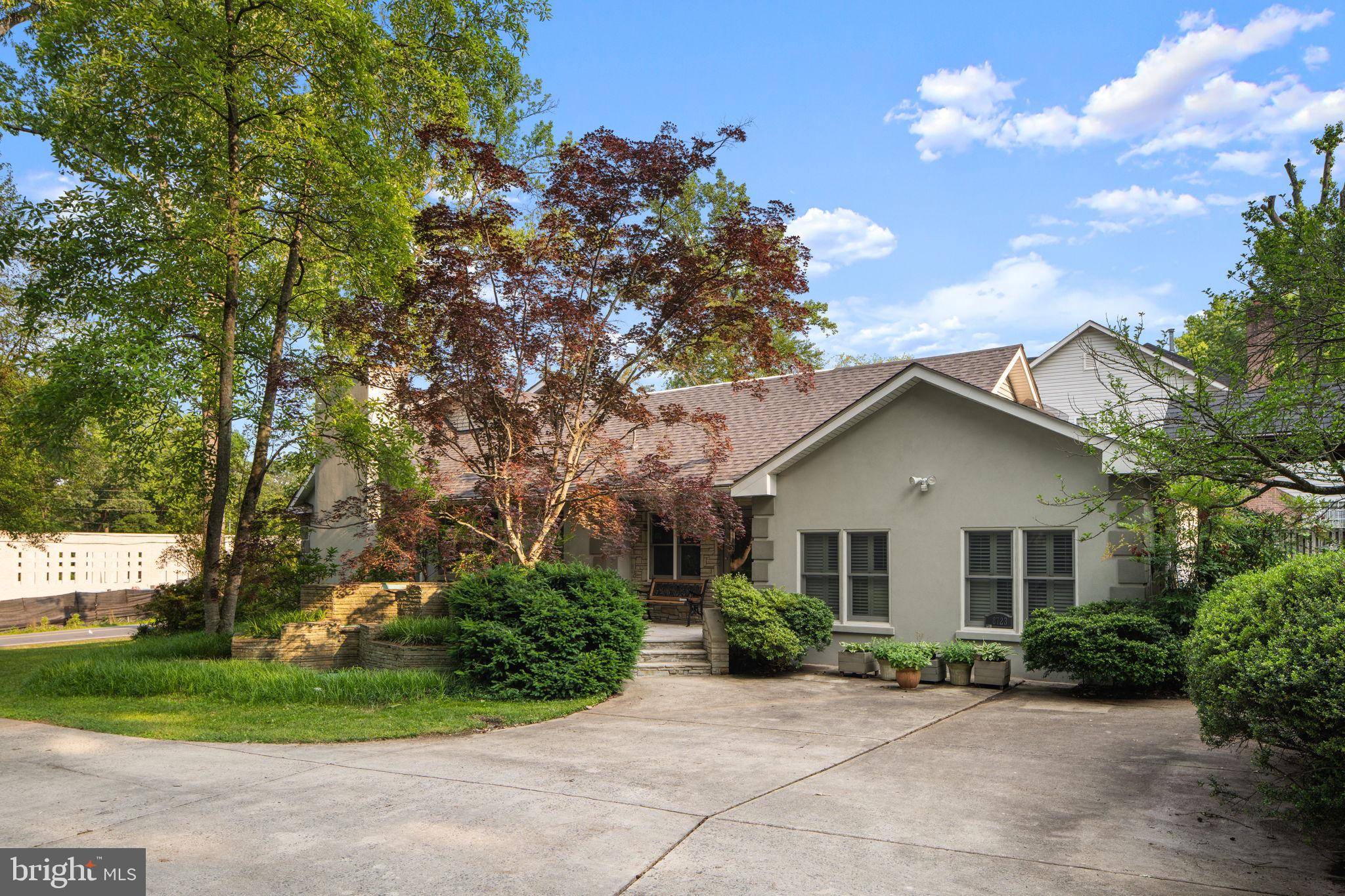3042 CEDAR LN, Fairfax, VA 22031
