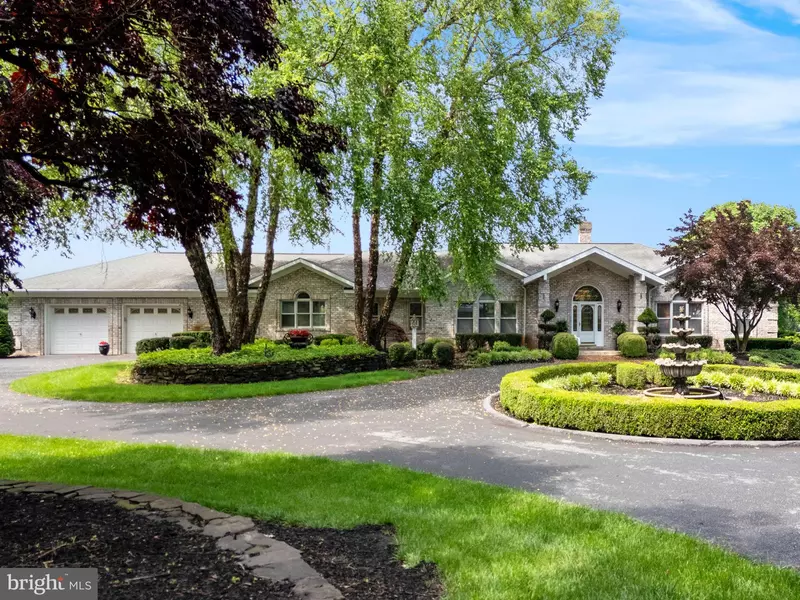 77 LIONHEART TER, Falling Waters, WV 25419