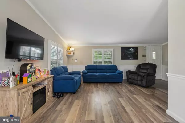 Mantua, NJ 08051,41 MEADOWLARK AVE
