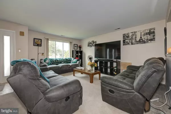 Glassboro, NJ 08028,81 YELLOWWOOD CT
