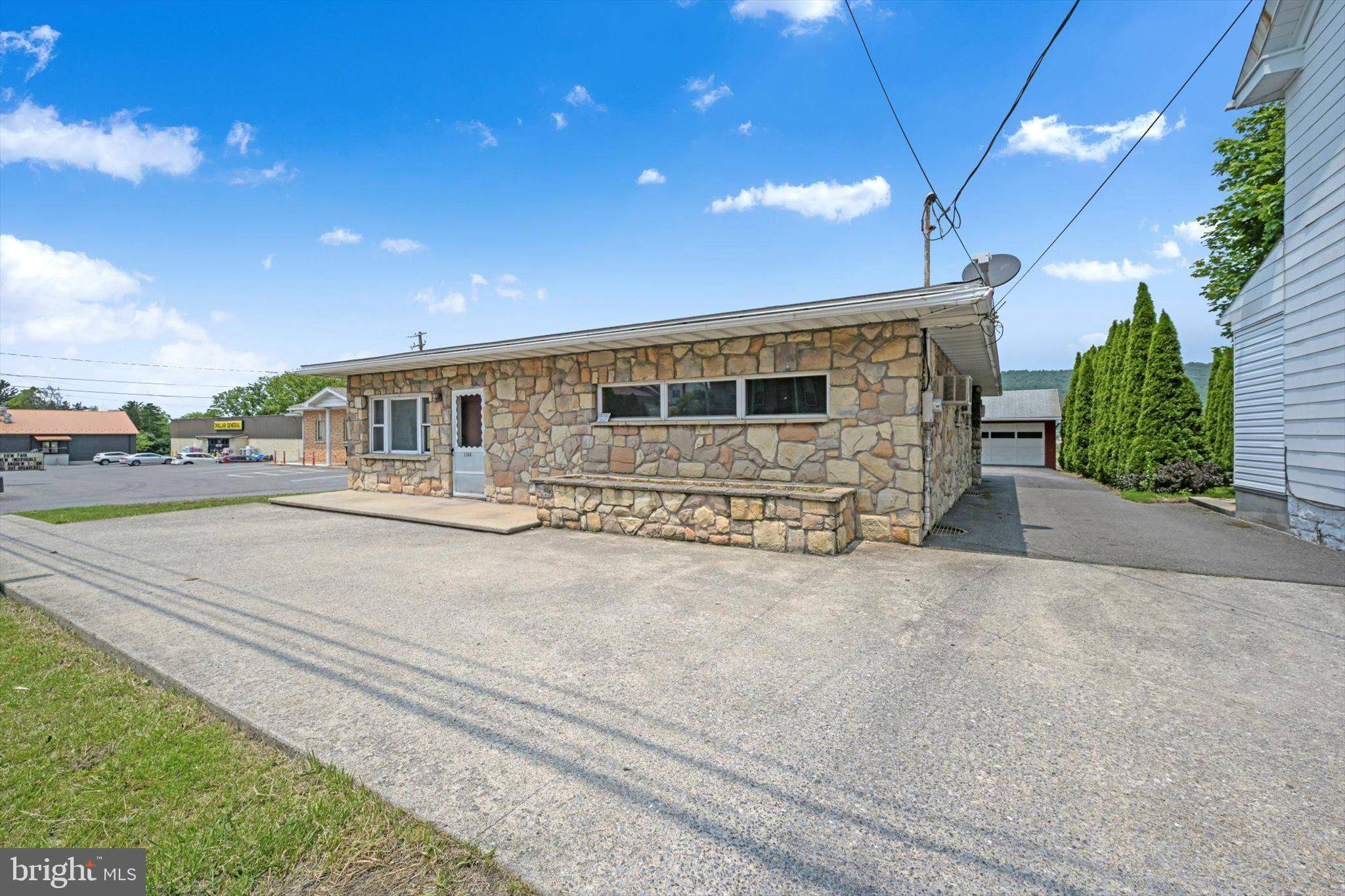 Valley View, PA 17983,1166 W MAIN ST