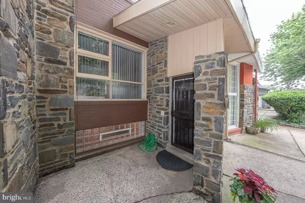 3852 CONSHOHOCKEN AVE, Philadelphia, PA 19131