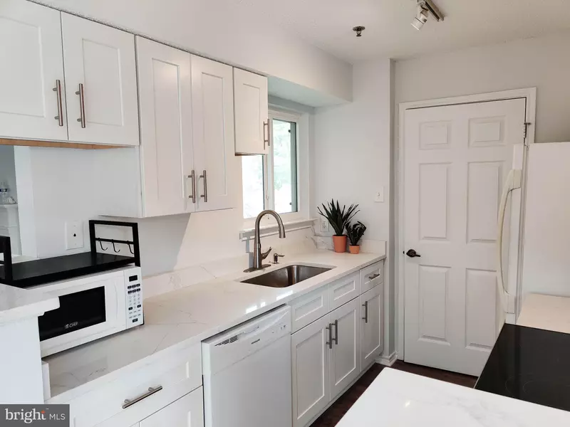 1504 LINCOLN WAY #305, Mclean, VA 22102