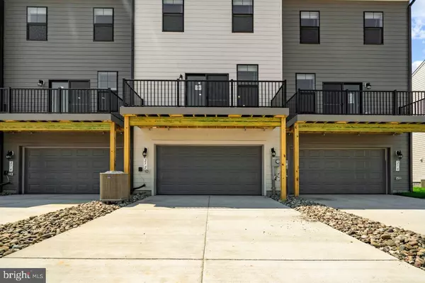 Frederick, MD 21701,728 COMPASS WAY