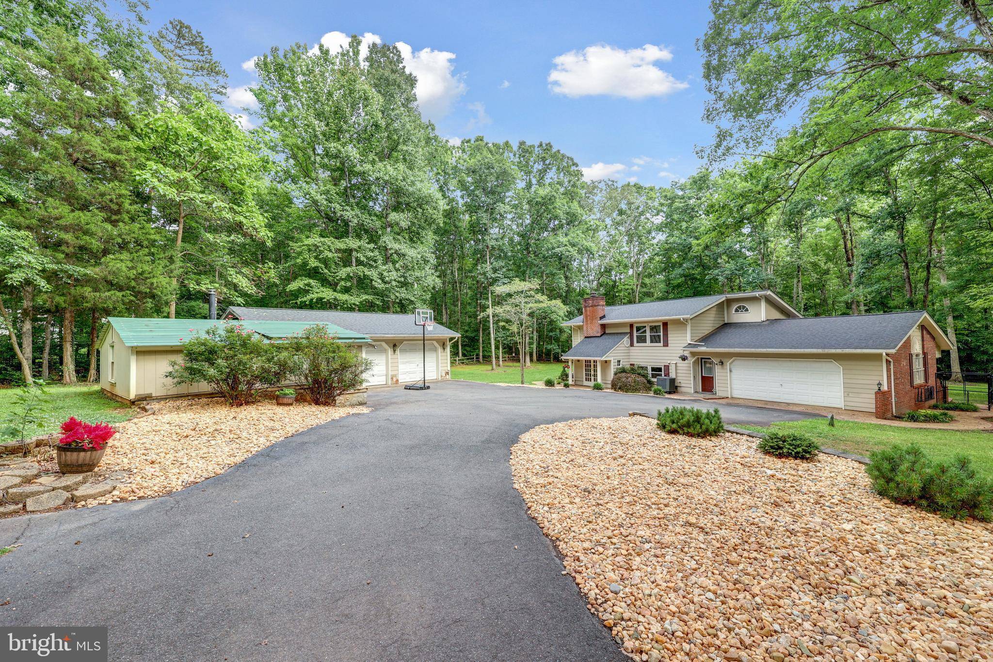 Fredericksburg, VA 22407,8328 RIVER RD