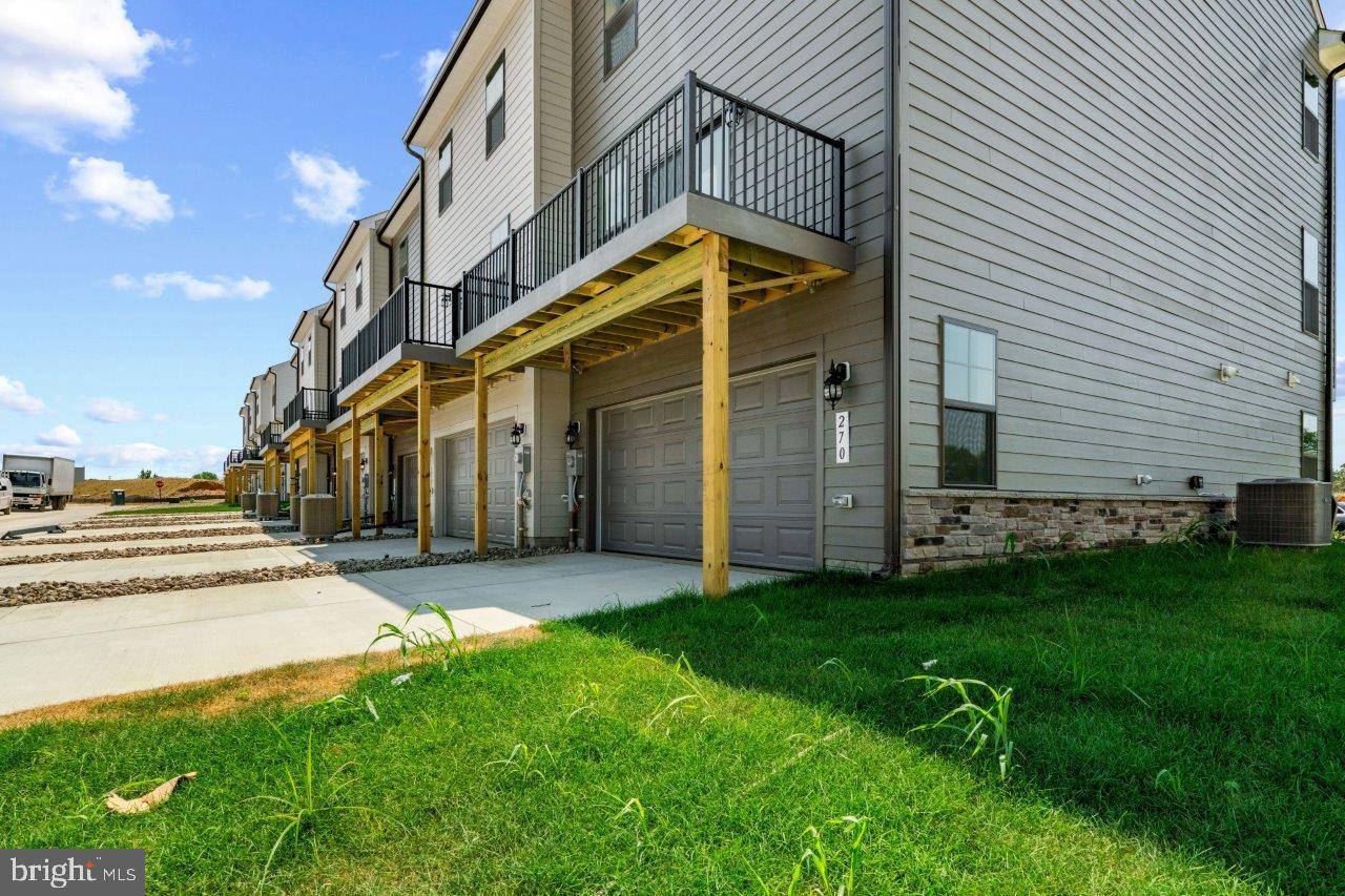 Frederick, MD 21701,732 COMPASS WAY