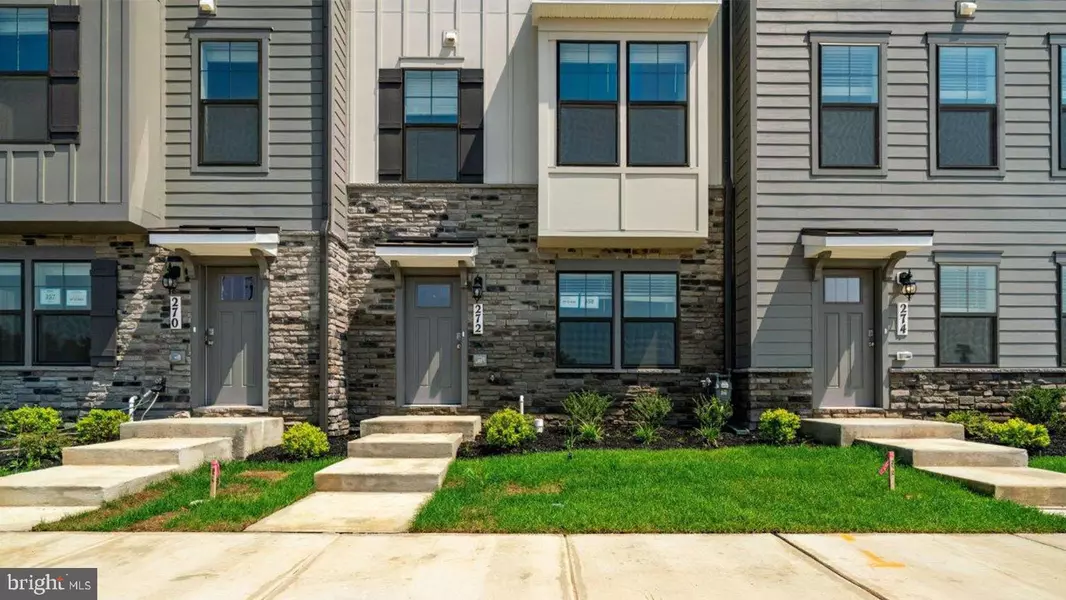 734 COMPASS WAY, Frederick, MD 21701