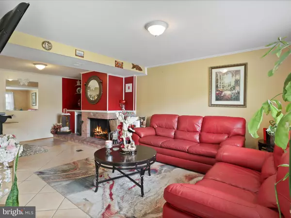 Woodbridge, VA 22193,4807 KEMPAIR CT