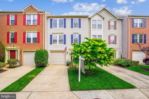 7484 GADSBY SQ, Alexandria, VA 22315