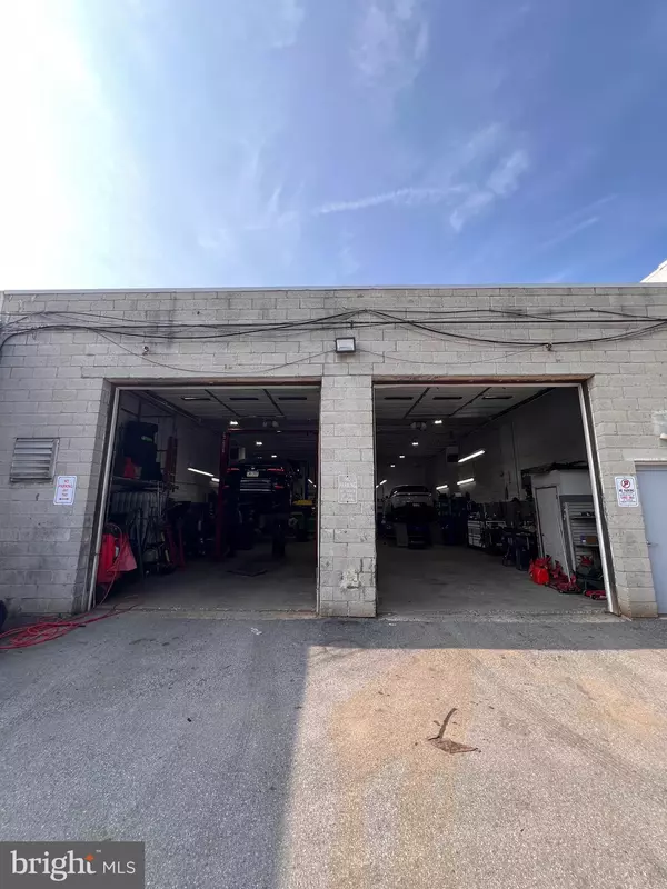 Newtown Square, PA 19073,5058 W CHESTER PIKE