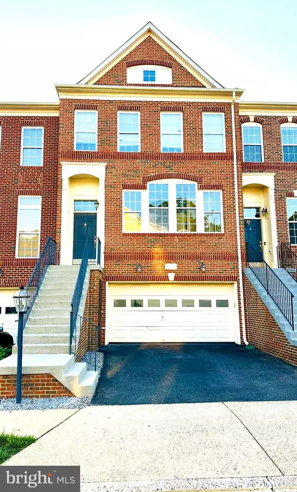 22047 AVONWORTH SQ, Broadlands, VA 20148