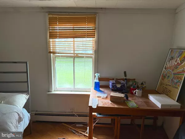 Trenton, NJ 08648,13 CRAIGIE AVE