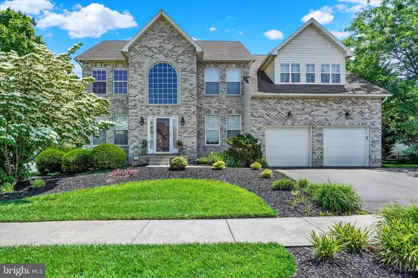 1215 OAKWOOD LN, York, PA 17403