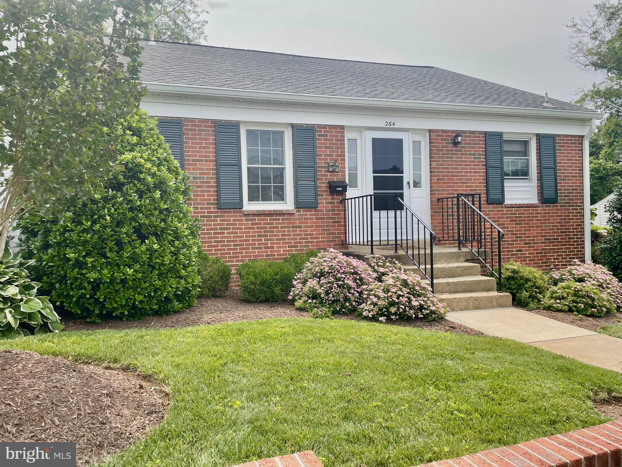 Warrenton, VA 20186,264 FAIRFIELD DR
