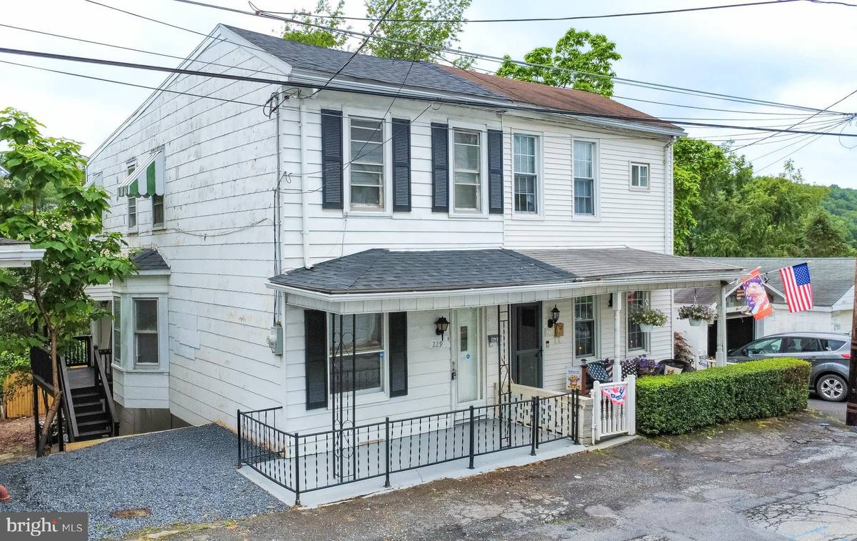 Pottsville, PA 17901,229 W WALLACE ST