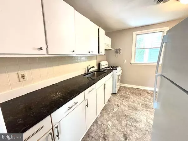 Pemberton, NJ 08068,215 KINSLEY RD