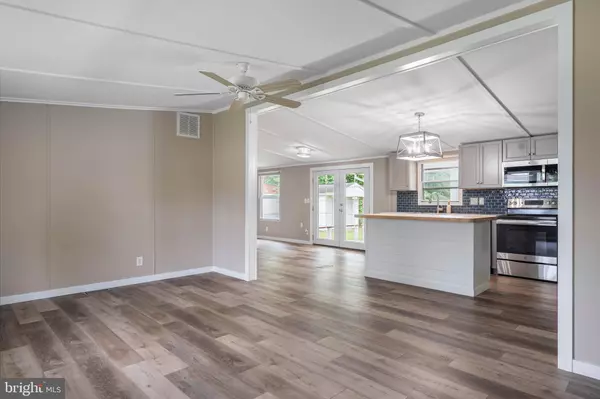 Ocean View, DE 19970,31392 OAK ST