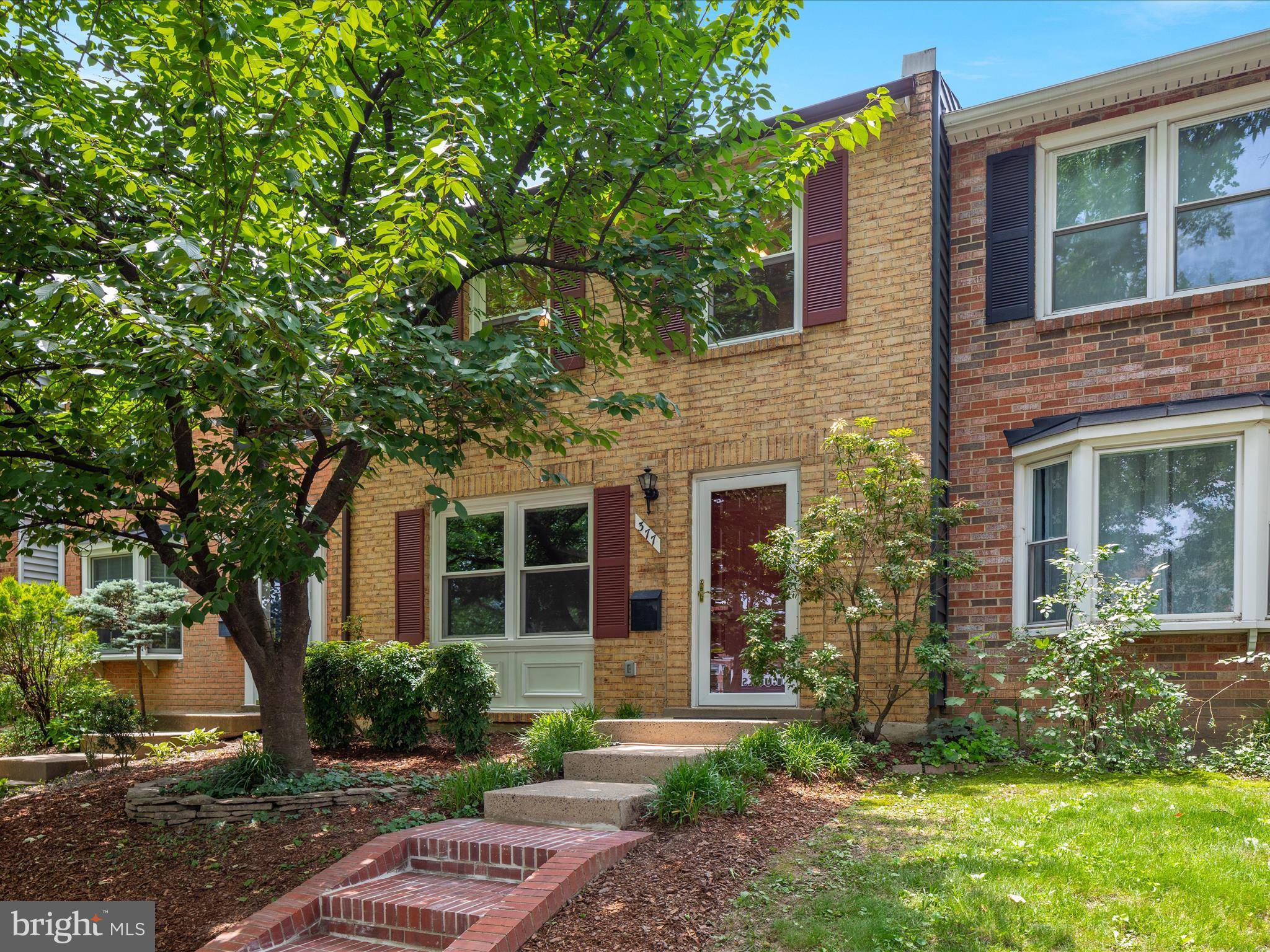 Falls Church, VA 22046,377 W BROAD ST W