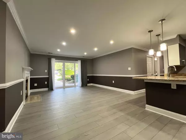 Annandale, VA 22003,7701 LAFAYETTE FOREST DR #01