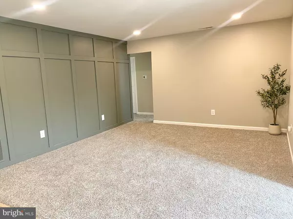 Sewell, NJ 08080,6 KENT PL
