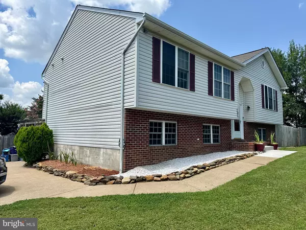 Fredericksburg, VA 22405,2 JULIE LN