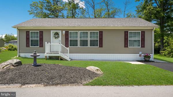 4 LAUREL TER, Quakertown, PA 18951