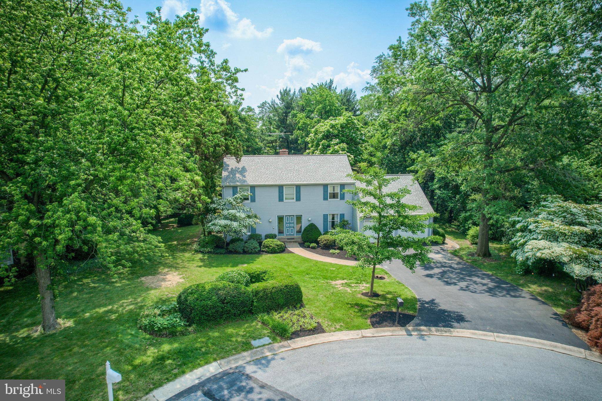 2640 BREEZEWOOD DR, Lancaster, PA 17601
