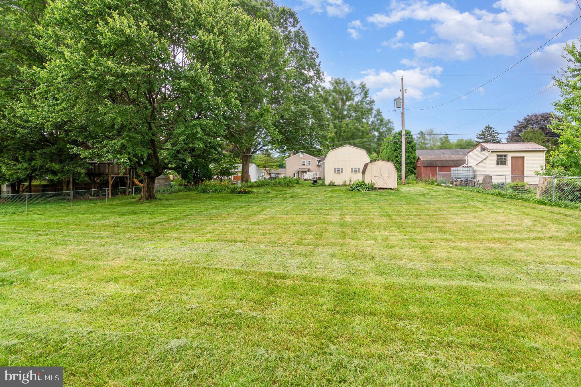 Mechanicsburg, PA 17055,119 HOLLY DR