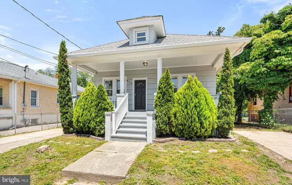 810 WASHINGTON AVE, Vineland, NJ 08360