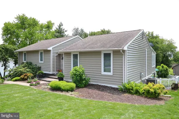 Mount Joy, PA 17552,870 TERRACE AVE