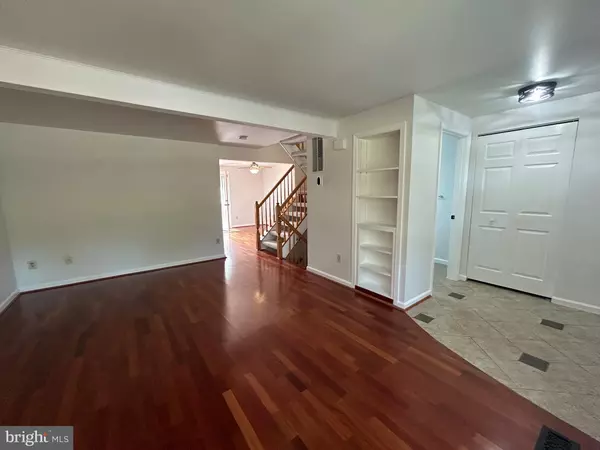 Ashburn, VA 20147,43494 POSTRAIL SQ