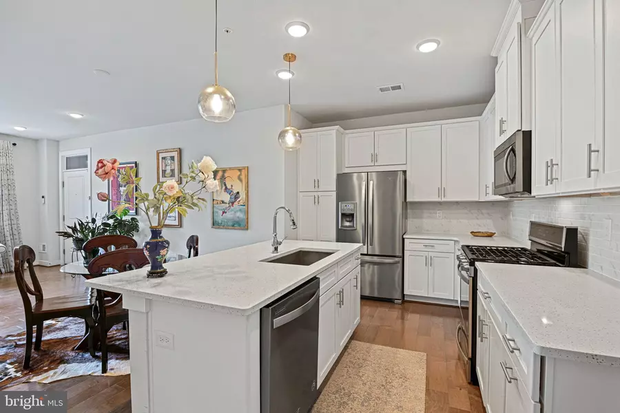 13342 ARROWBROOK CENTRE DR #108, Herndon, VA 20171