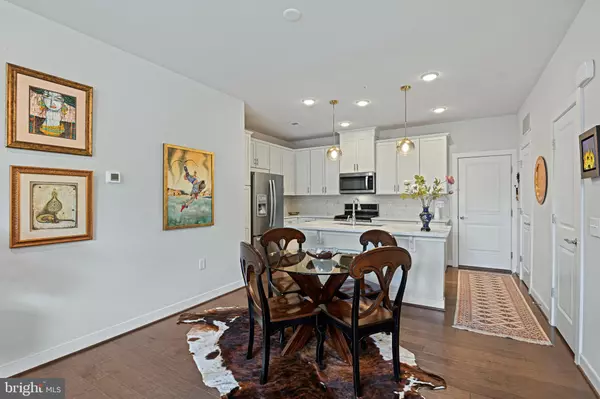Herndon, VA 20171,13342 ARROWBROOK CENTRE DR #108