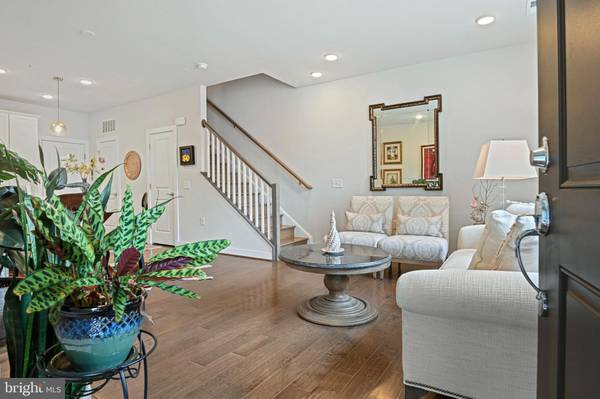 13342 ARROWBROOK CENTRE DR #108, Herndon, VA 20171