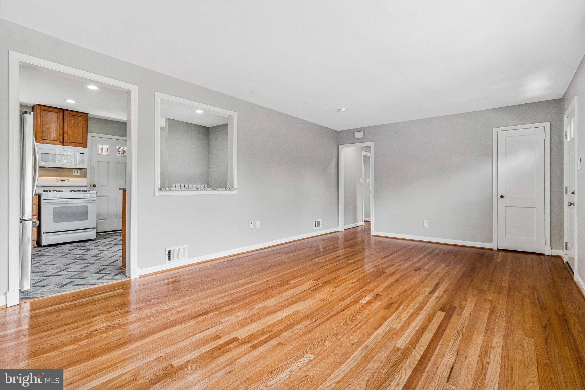 Alexandria, VA 22314,301 MONCURE DR