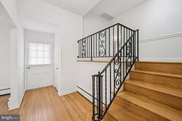 Wayne, PA 19087,551 BARTON LN