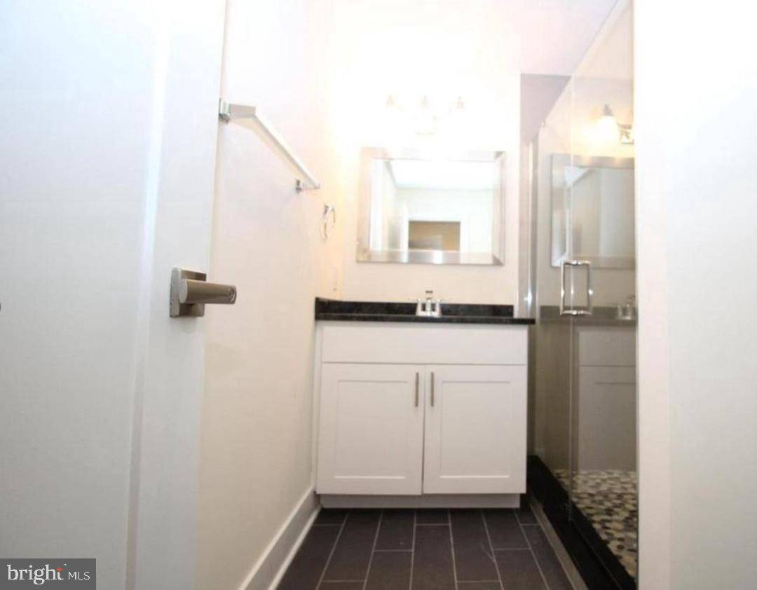 Philadelphia, PA 19130,1824 POPLAR ST #UNIT 2