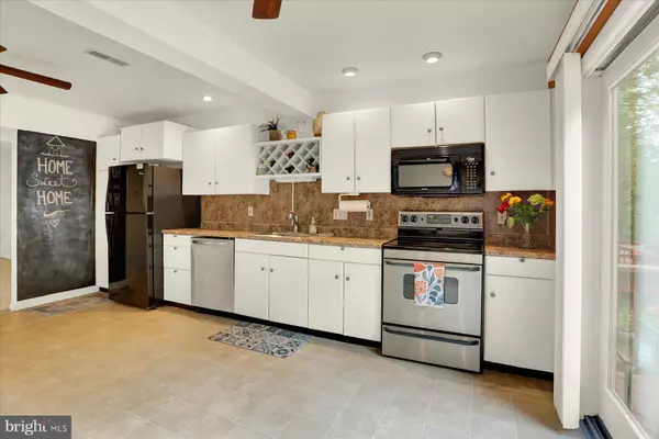 Harrisburg, PA 17112,6483 HEATHERFIELD WAY